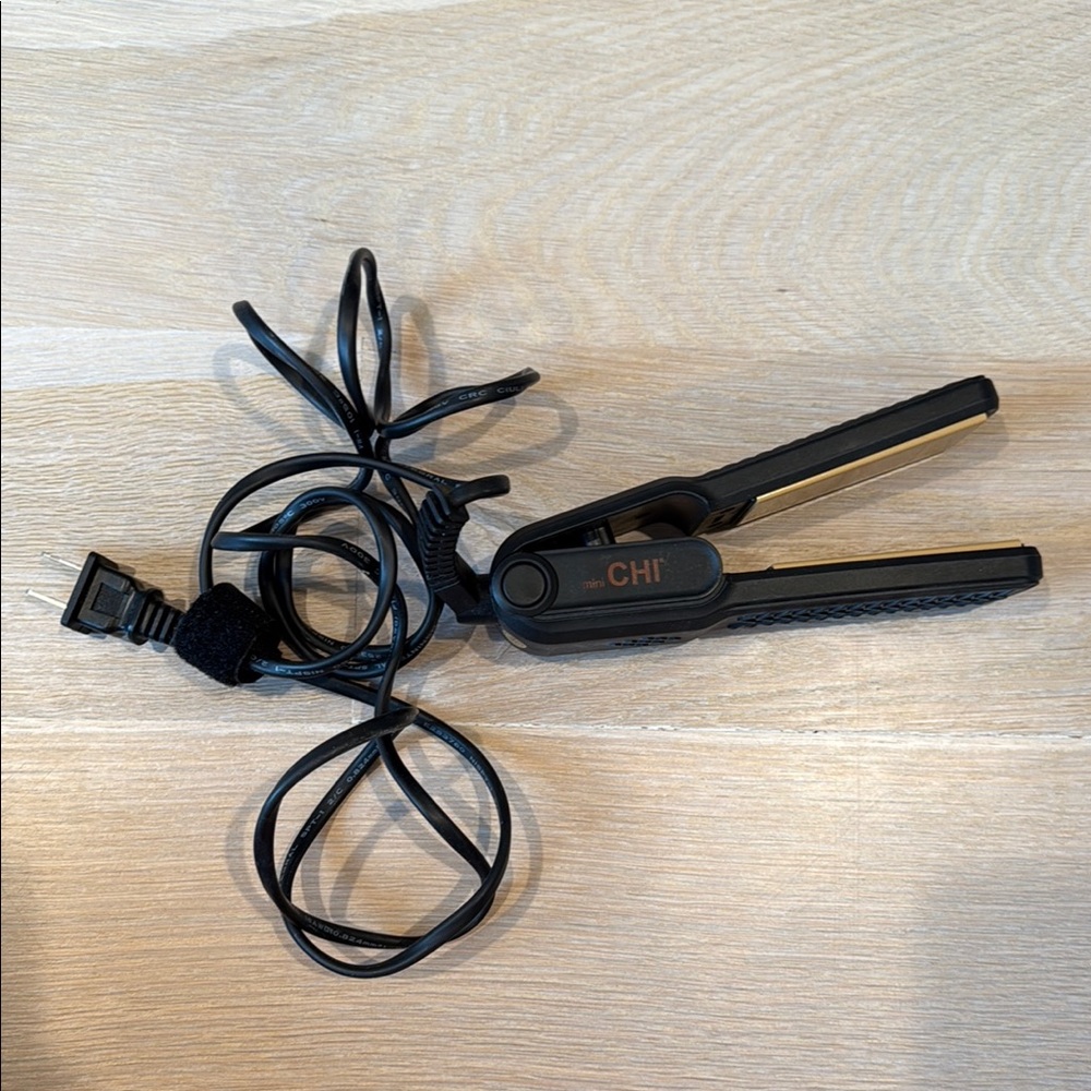 CHI Black and Gold Hair Straightener